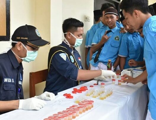 Tes Urine SMA dan SMK Sunan Kalijogo Jabung Tes Urine SMA dan SMK Sunan Kalijogo Jabung