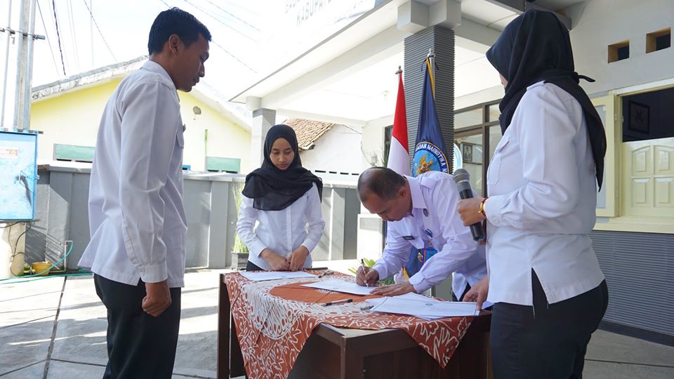 Penandatangan Pakta Integritas