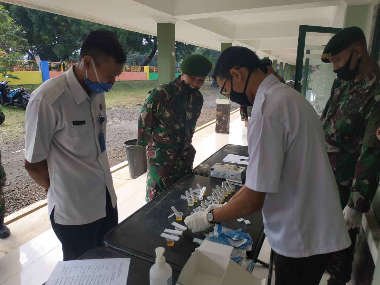 Tes Urine dan Sosialisasi Yon Armed 1/Roket/AY/1/2 Kostrad Singosari