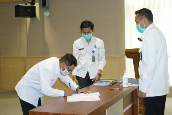Penandatanganan Perjanjian Kinerja Pejabat BNN Kabupaten Malang dilakukan di Surabaya
